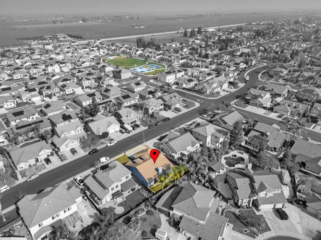 6322 Leaflet Ln, Hughson, CA 95326