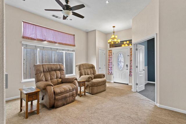 6322 Leaflet Ln, Hughson, CA 95326