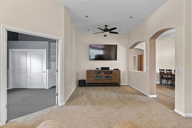 6322 Leaflet Ln, Hughson, CA 95326