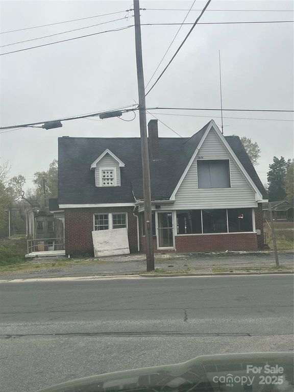 1214 Pee Dee Avenue, Albemarle, NC 28001