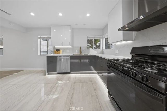 22247 De La Osa Street, Woodland Hills, CA 91364
