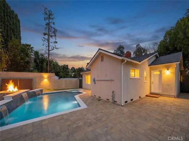 22247 De La Osa Street, Woodland Hills, CA 91364