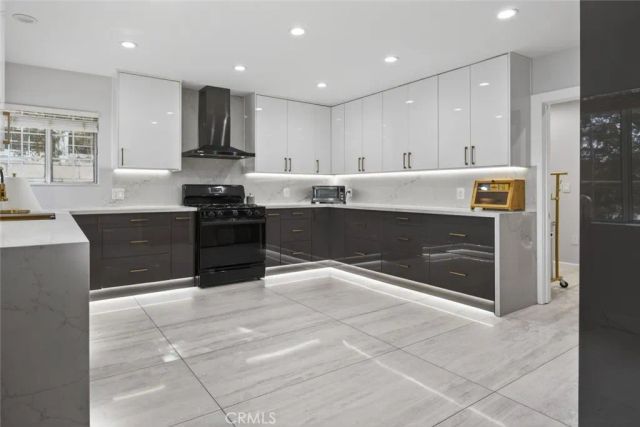 22247 De La Osa Street, Woodland Hills, CA 91364