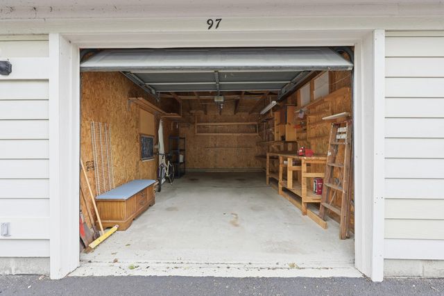 6729 Meadow Creek Drive Drive, 102, Columbus, OH 43235