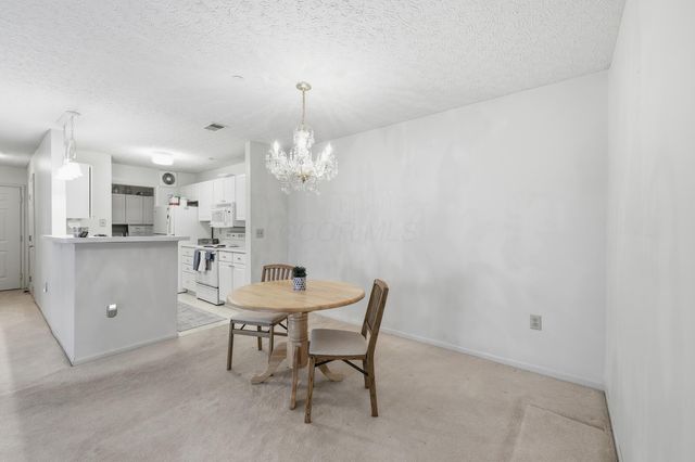 6729 Meadow Creek Drive Drive, 102, Columbus, OH 43235