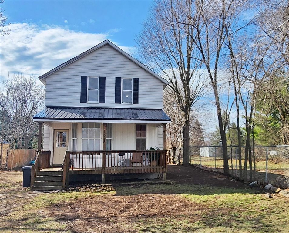 1388 E Wilcox Avenue, White Cloud, MI 49349