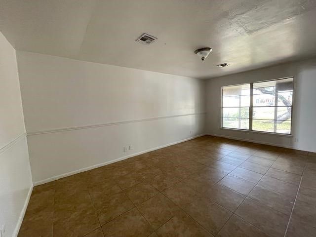 1066 Burkshire Dr, Corpus Christi, TX 78412