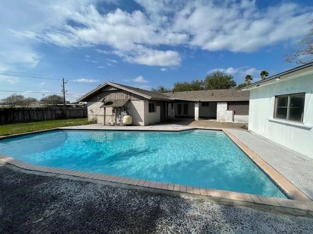 1066 Burkshire Dr, Corpus Christi, TX 78412