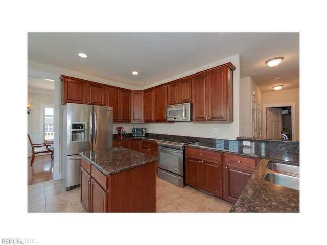 2112 Golfwatch LN, Virginia Beach, VA 23456