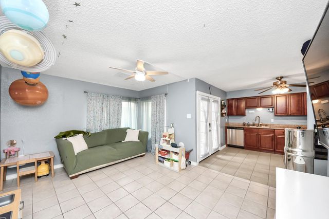 6142 W Airport Boulevard 15, Houston, TX 77035