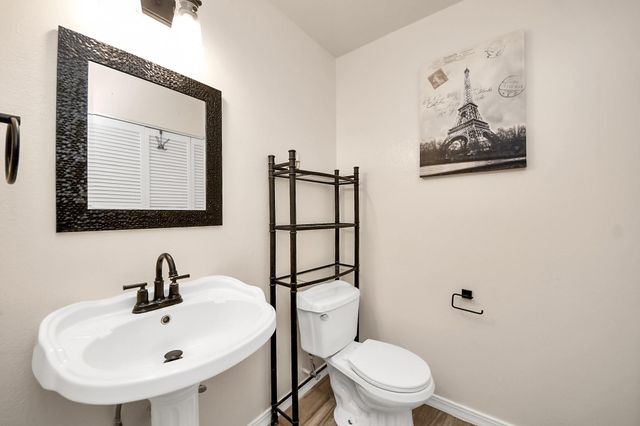 6142 W Airport Boulevard 15, Houston, TX 77035