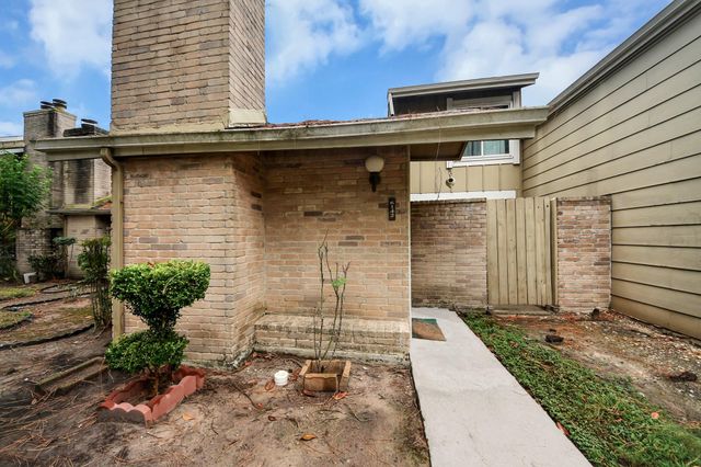 6142 W Airport Boulevard 15, Houston, TX 77035