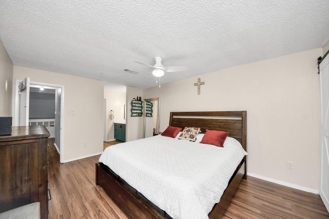 6142 W Airport Boulevard 15, Houston, TX 77035