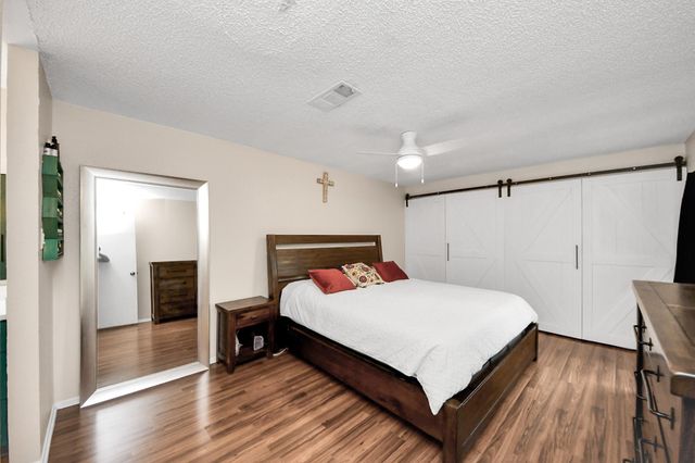 6142 W Airport Boulevard 15, Houston, TX 77035