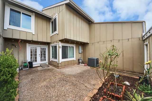 6142 W Airport Boulevard 15, Houston, TX 77035