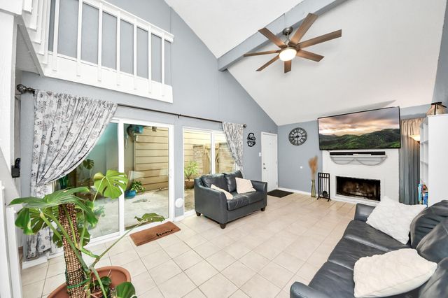 6142 W Airport Boulevard 15, Houston, TX 77035