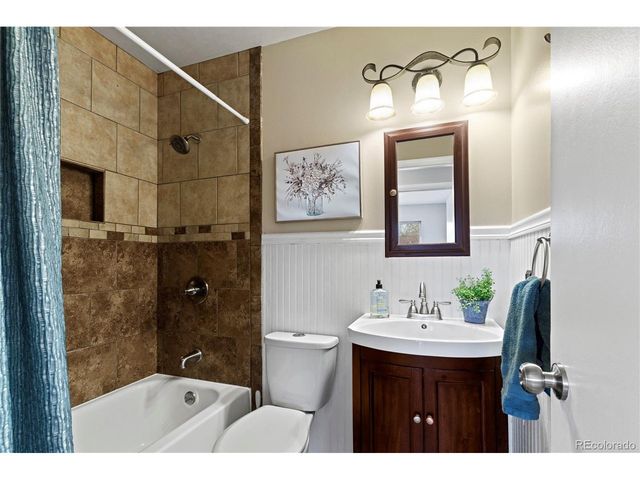 5866 Parfet Ct, Arvada, CO 80004