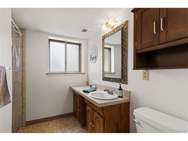 5866 Parfet Ct, Arvada, CO 80004