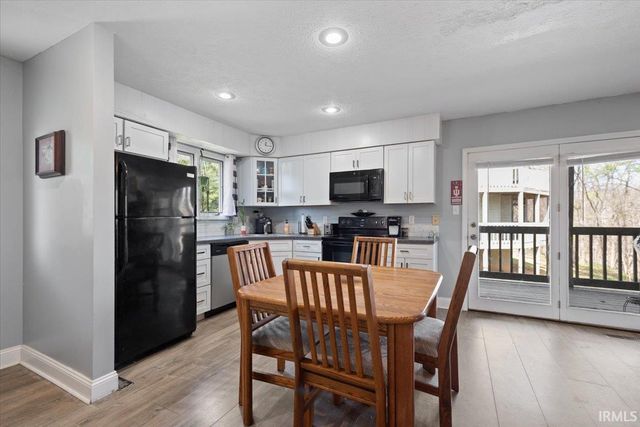 9393 S Pointe Retreat Drive, Bloomington, IN 47401