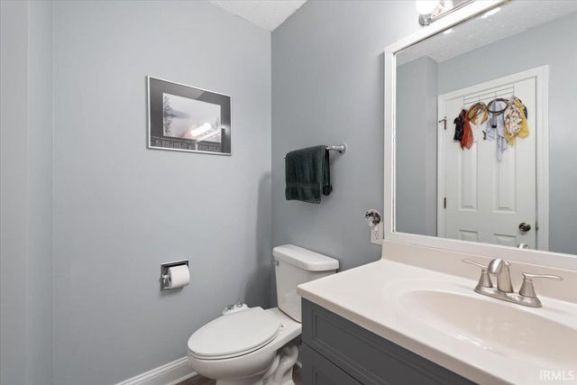 9393 S Pointe Retreat Drive, Bloomington, IN 47401