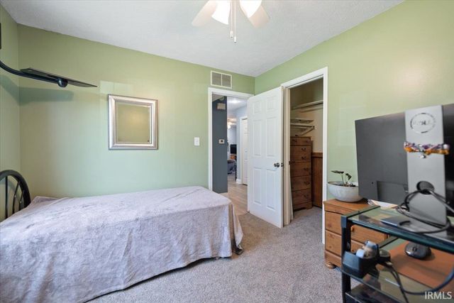 9393 S Pointe Retreat Drive, Bloomington, IN 47401