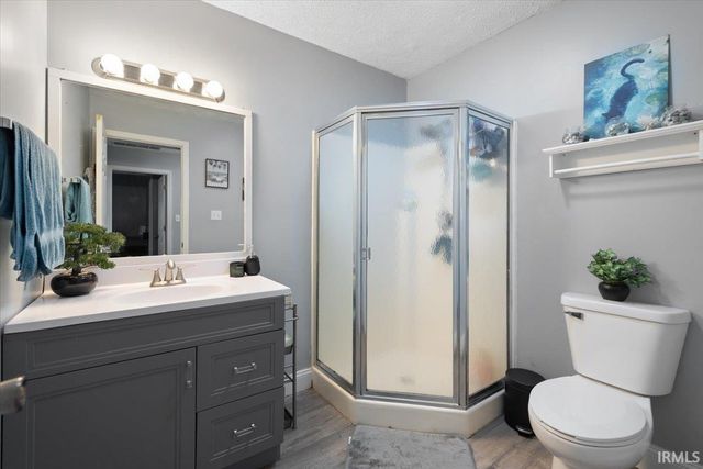 9393 S Pointe Retreat Drive, Bloomington, IN 47401