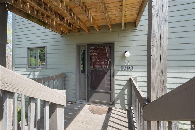 9393 S Pointe Retreat Drive, Bloomington, IN 47401