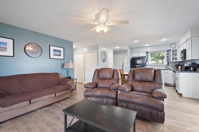 9393 S Pointe Retreat Drive, Bloomington, IN 47401