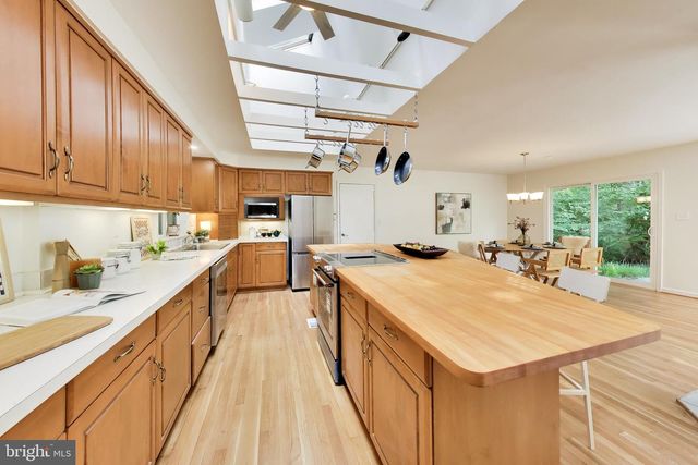 4 ORCHARD WAY N, Rockville, MD 20854