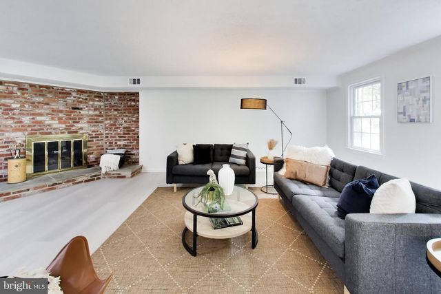 4 ORCHARD WAY N, Rockville, MD 20854
