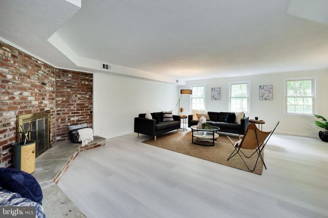 4 ORCHARD WAY N, Rockville, MD 20854