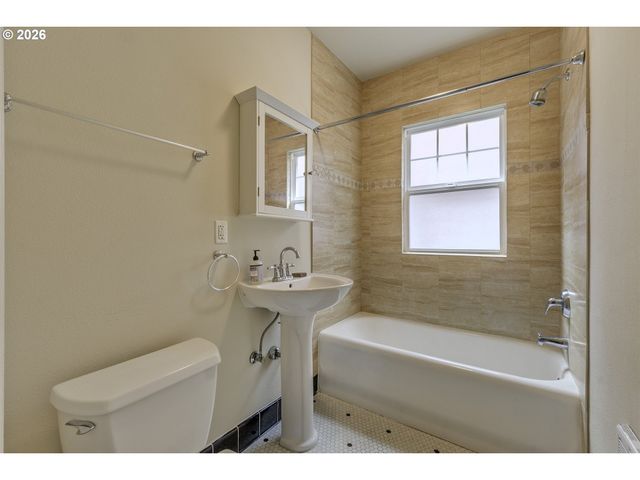 1509 Ne 10TH Ave 205, Portland, OR 97232