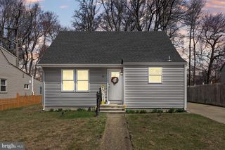 427 CUTLER AVE, Maple Shade, NJ 08052