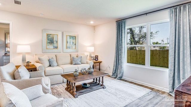 9727 Dutton Ln, Milton, FL 32583