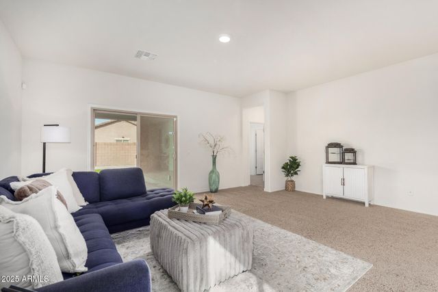 25424 W CARSON Drive, Buckeye, AZ 85326