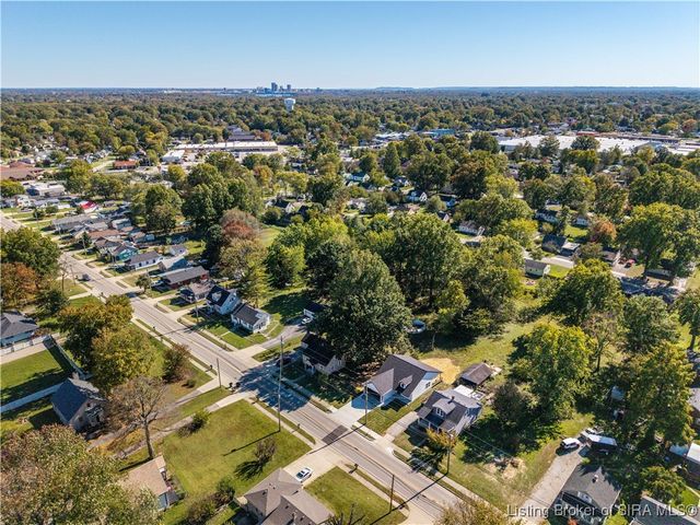 1749 McDonald Lane, New Albany, IN 47150