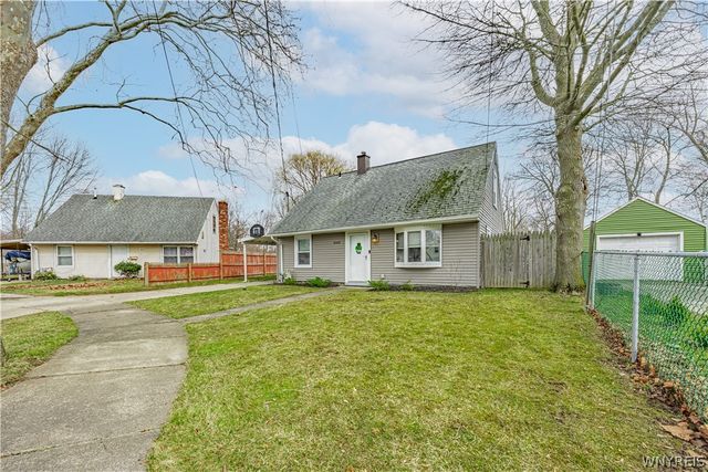 4368 Crescent Drive, Niagara Falls, NY 14305