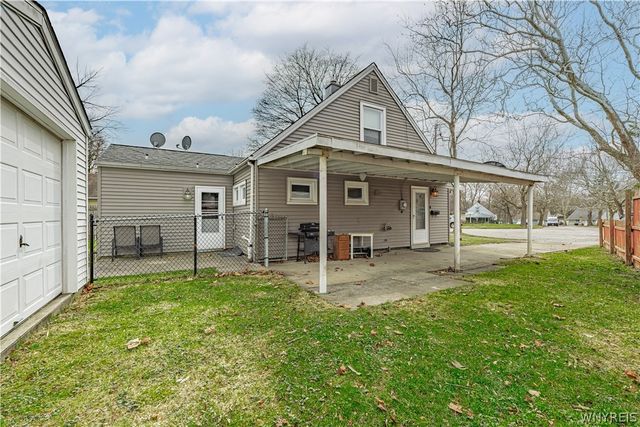 4368 Crescent Drive, Niagara Falls, NY 14305