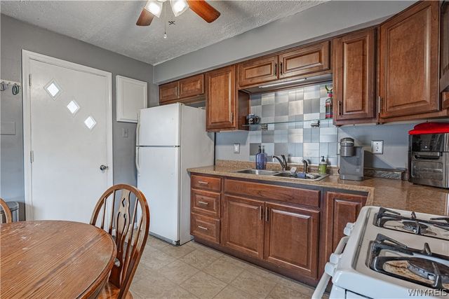 4368 Crescent Drive, Niagara Falls, NY 14305