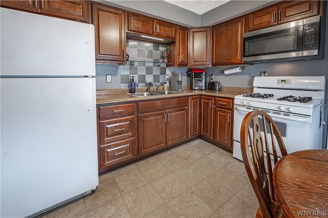 4368 Crescent Drive, Niagara Falls, NY 14305