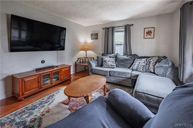 4368 Crescent Drive, Niagara Falls, NY 14305