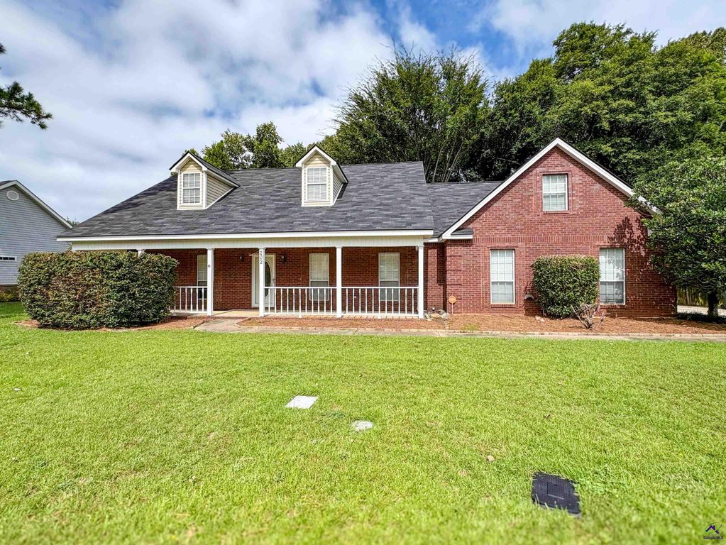 202 Bay Laurel Circle, Warner Robins, GA 31088