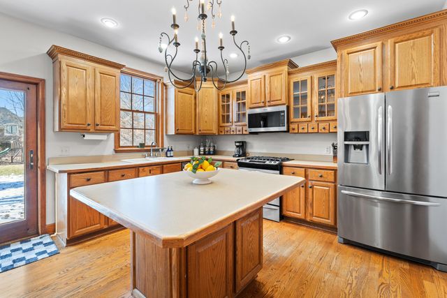 568 Shatz Drive N, Valparaiso, IN 46385