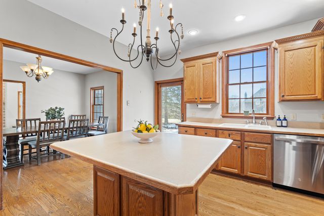 568 Shatz Drive N, Valparaiso, IN 46385