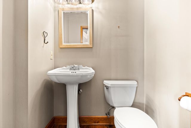 568 Shatz Drive N, Valparaiso, IN 46385