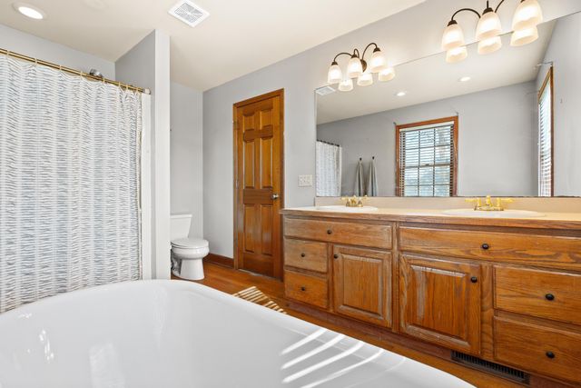 568 Shatz Drive N, Valparaiso, IN 46385