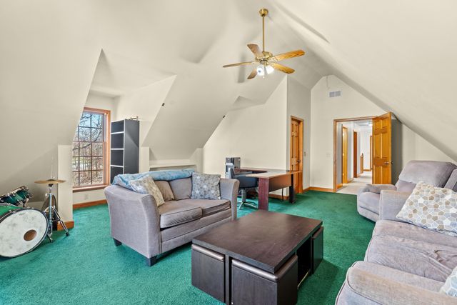 568 Shatz Drive N, Valparaiso, IN 46385