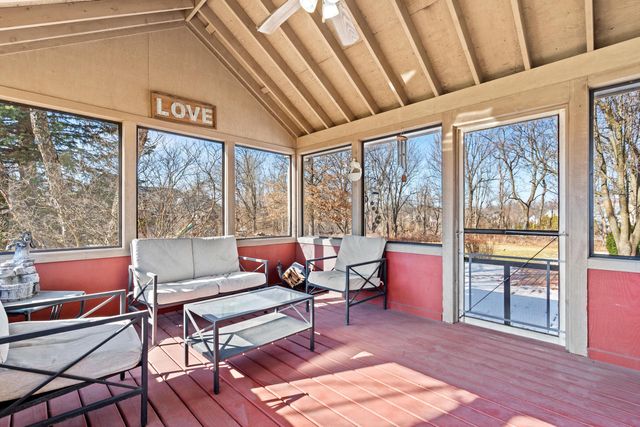 568 Shatz Drive N, Valparaiso, IN 46385