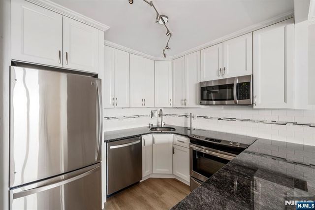 7855 Boulevard East 28K, North Bergen, NJ 07047