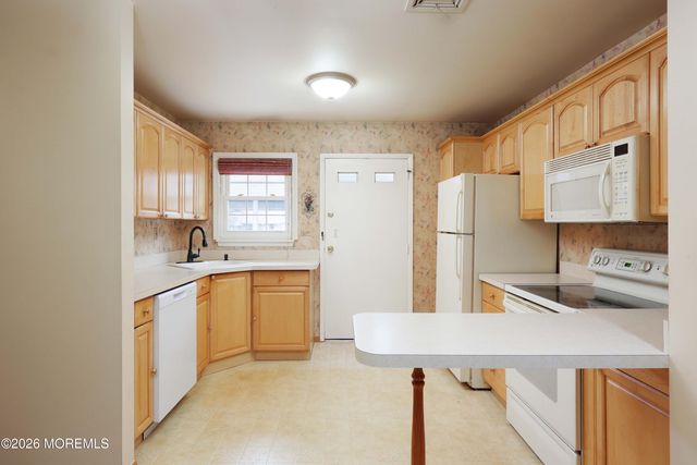 62C Buckingham Drive, Lakewood, NJ 08701